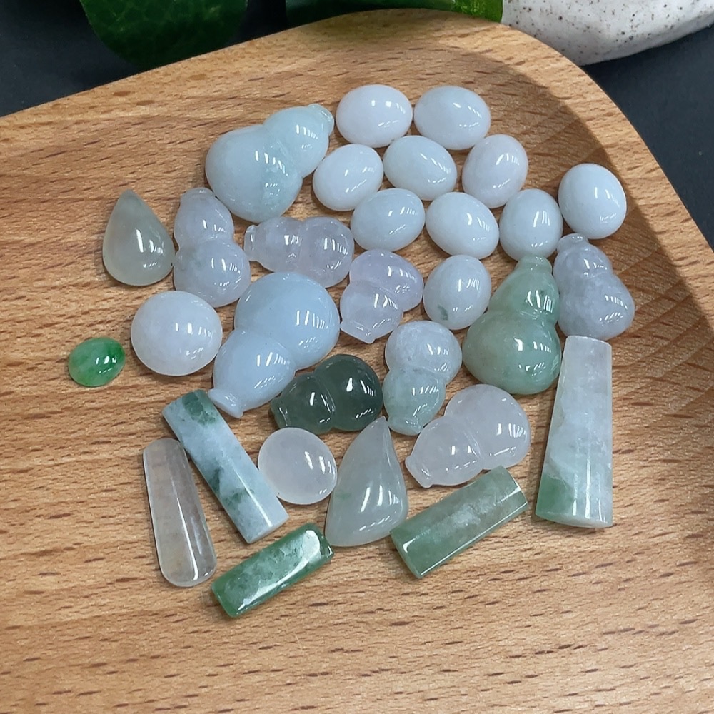 F15686535 Jadeite Inlay Piece