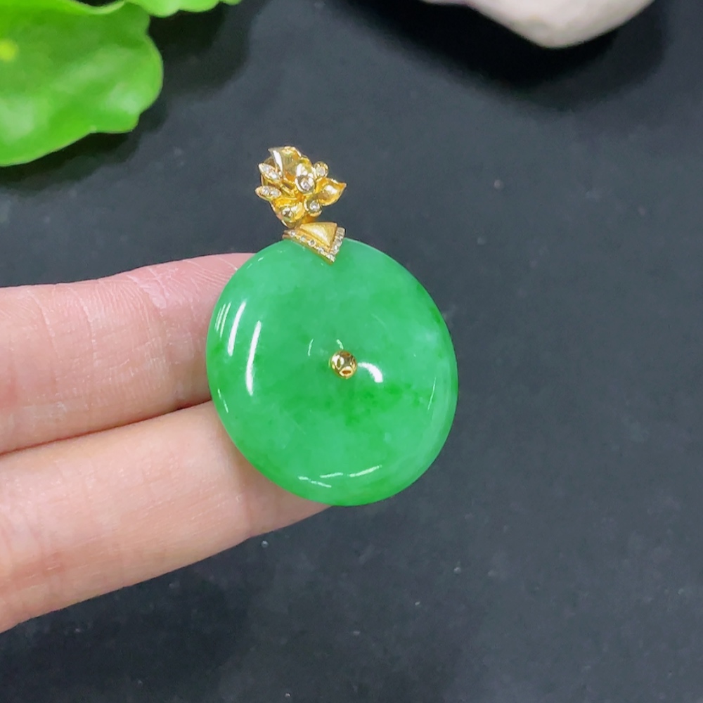 F31691202 JadeitePendant Peace Buckle 18k Gold Setting with Diamond, Total Weight Approx. 7.62g