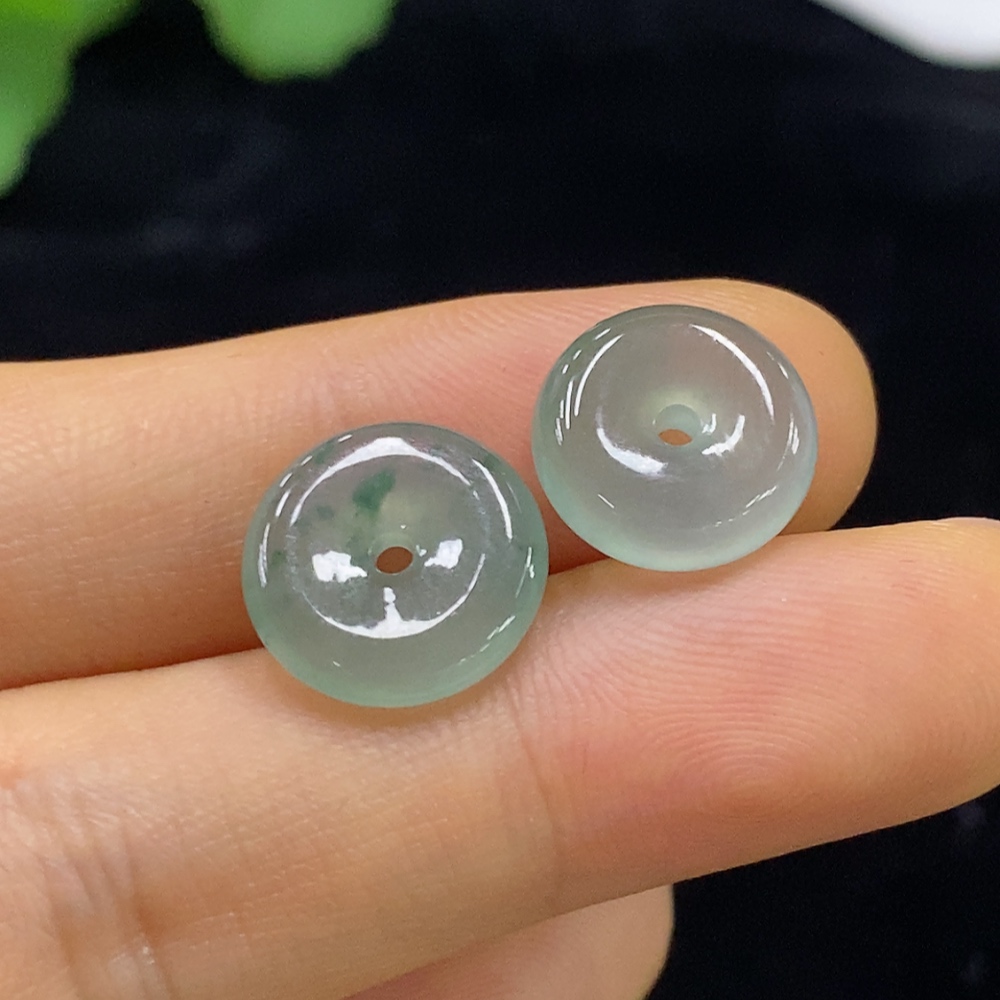 F34974781 Jadeite Pendants Sell as a Lot