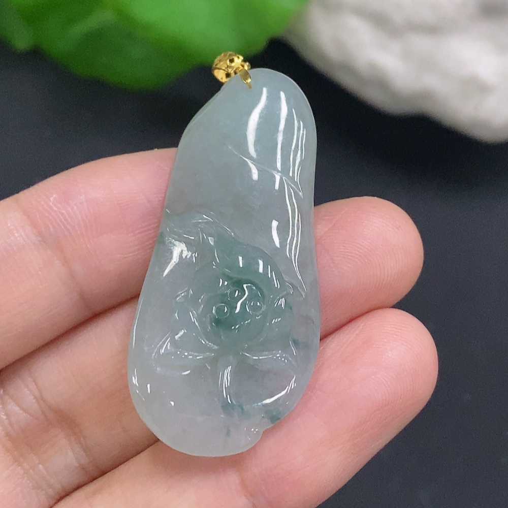 F27173437 Jadeite Flower and Prosperity Pendant with 18K Gold Clasp, Total Weight Approximately 8.8g