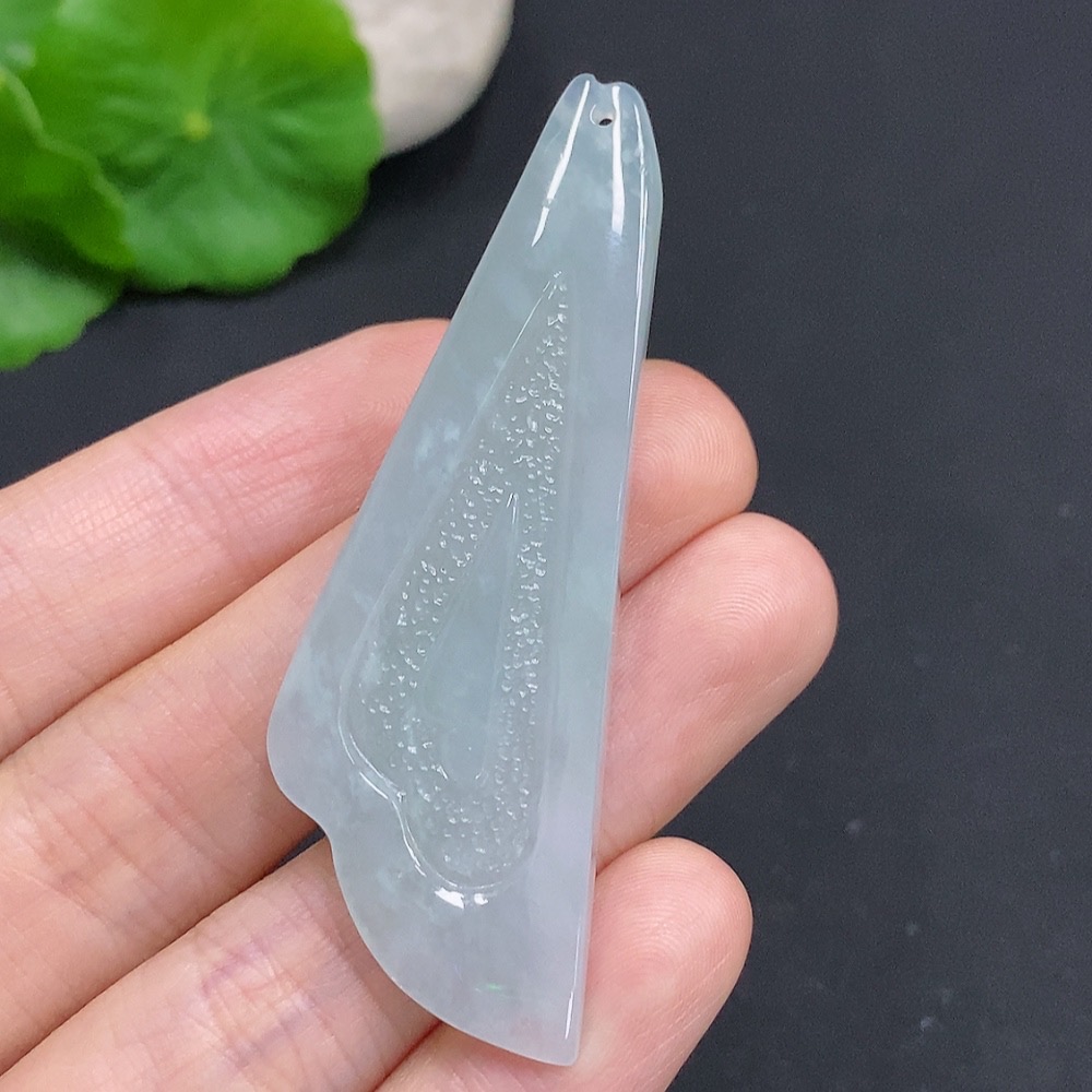 F32757124 Jadeite Freeform Pendant (Total Weight Approx. 13.1g)