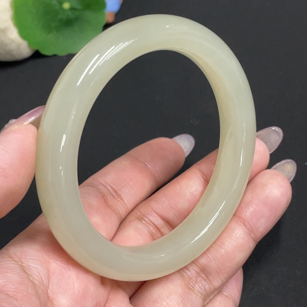 H33901893 Hetian Jade Round Bracelet Size 57.1 Total Weight Approx. 56.6g