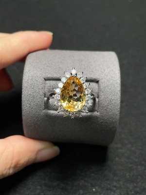 C43118077 水晶戒指 非金 活口 货品总重约4g 卡8.8mm左右