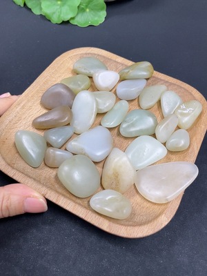H41871378 和田玉   货品总重约184g