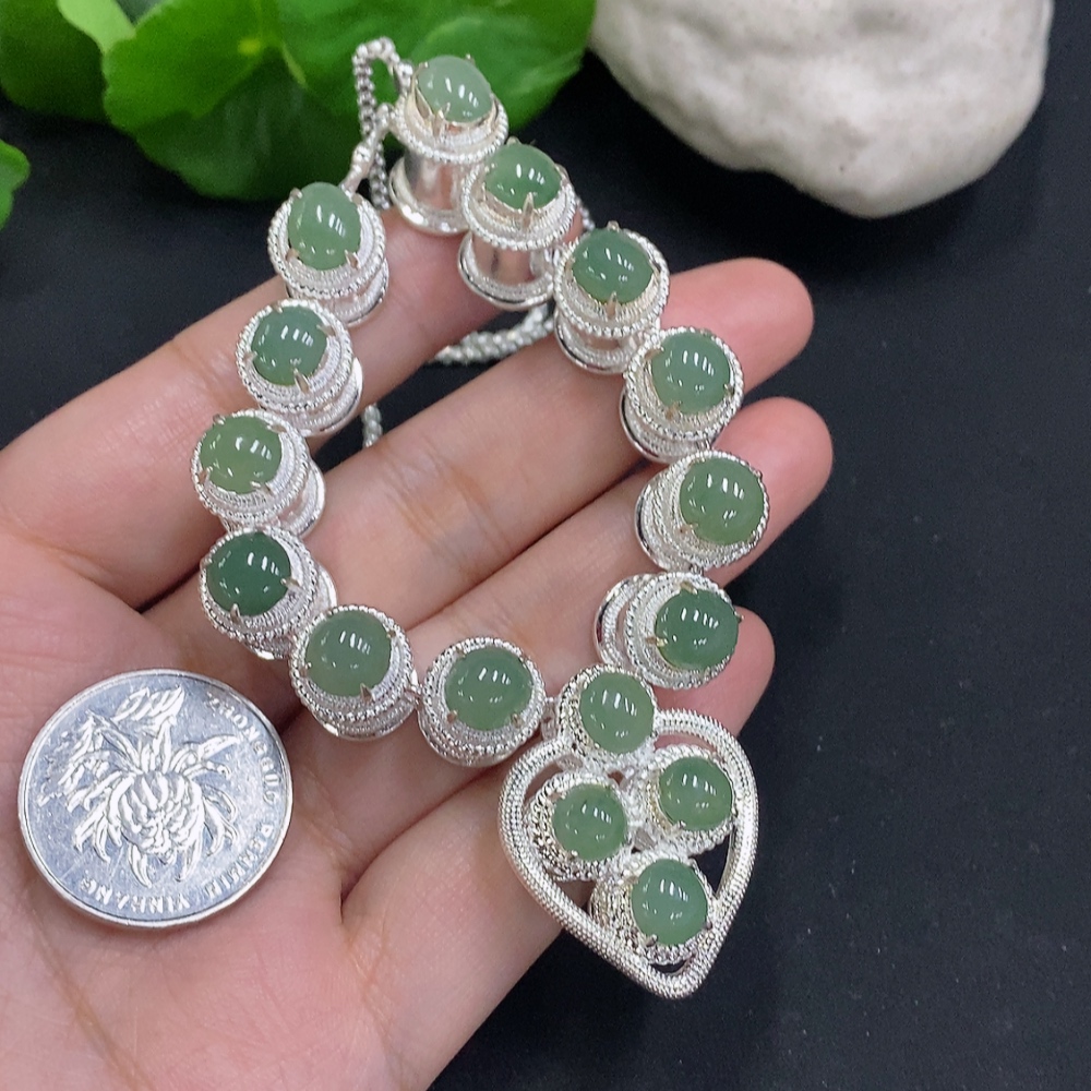 F32775975 Jadeite Cabochon Sell as a Lot No Gold Setting