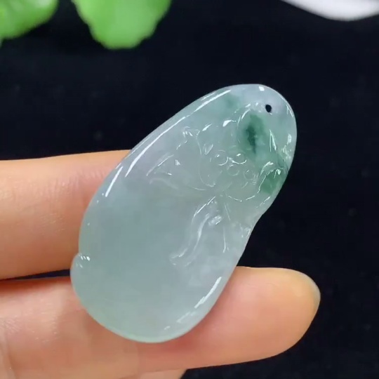 F35114598 Jadeite Lotus Pendant Total Weight Approx. 9g