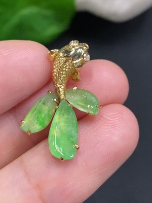 F33905953 Jadeite inlaid pendant 18K gold total weight about 2.9 grams