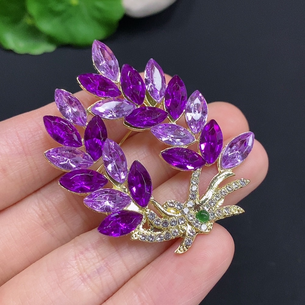 F32724520 Jadeite Cabochon Inlaid Brooch Non-Gold Inlaid Total Weight Approx.11g