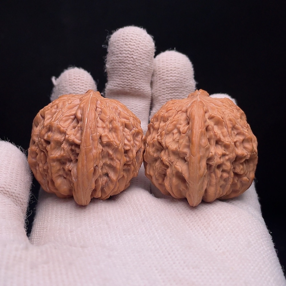 W33936994 Walnut, total weight about 39.1g, size about 41.2mm
