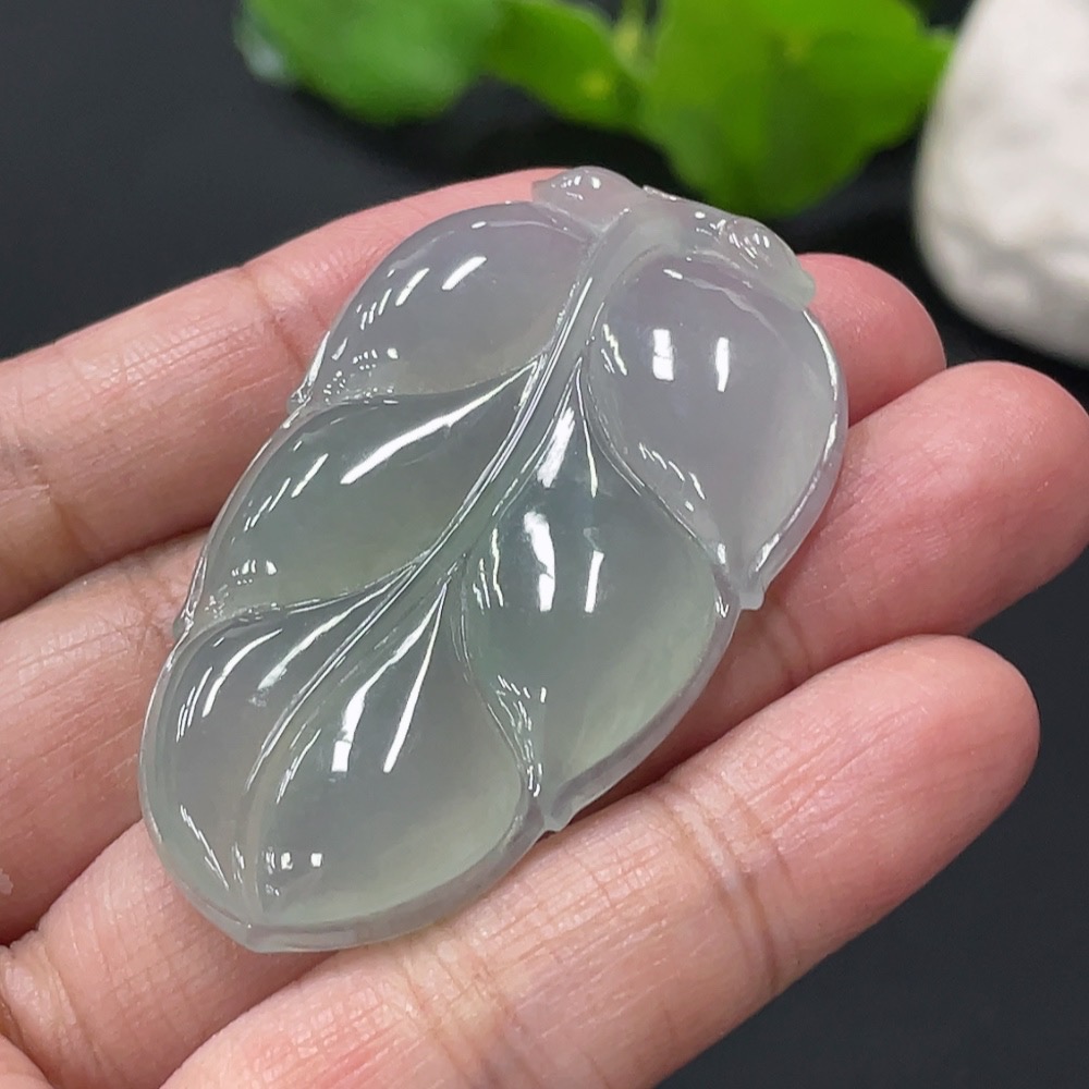 F30557089 Jadeite Leaf Pendant Total Weight Approx. 17.7g