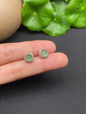 F45457971 翡翠镶嵌耳饰 18k 非钻 总重约1.54g