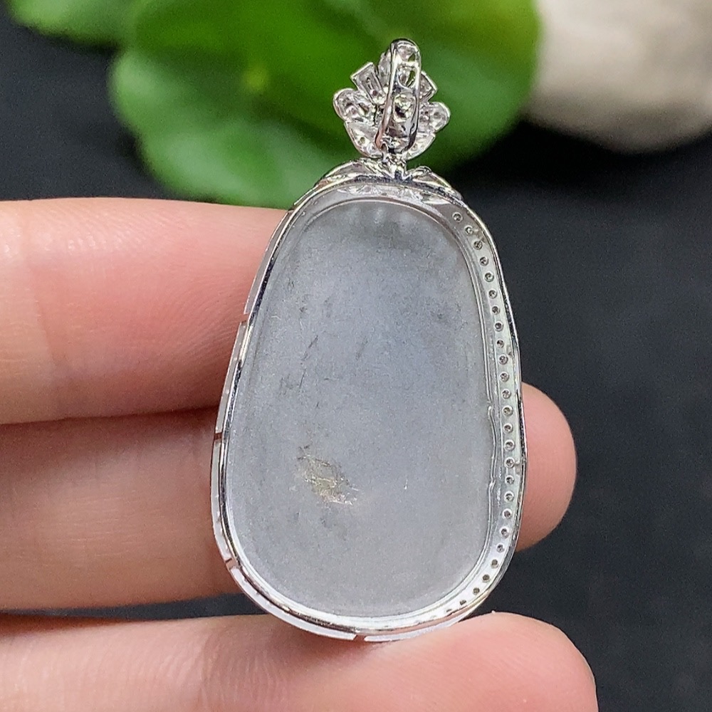 F33947145 Jadeite Ruyi Inlaid Pendant 18K Gold Total Weight Approx. 5.7g (With Diamond Accents)