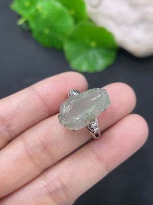 F46567126 翡翠镶嵌戒指 18k 非钻（太小无法确定天然成因）圈口15 货品总约重3.62g
