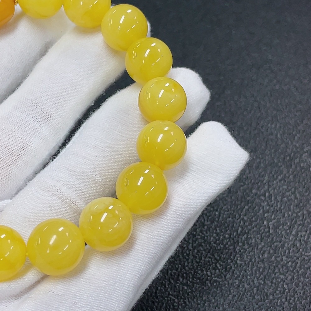 C32742582 Amber Beeswax Bracelet Non-Gold Total Weight Approx. 20.45g Size 12.7mm