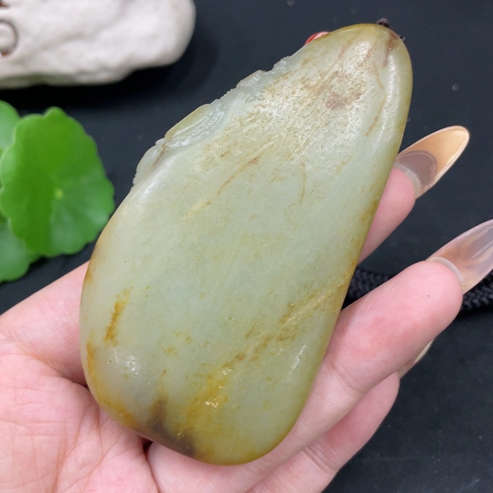 H30492276 Hetian Jade Handheld Piece - Huadan - Undetermined Skin Color Origin - Total Weight (Including String): 114.2g