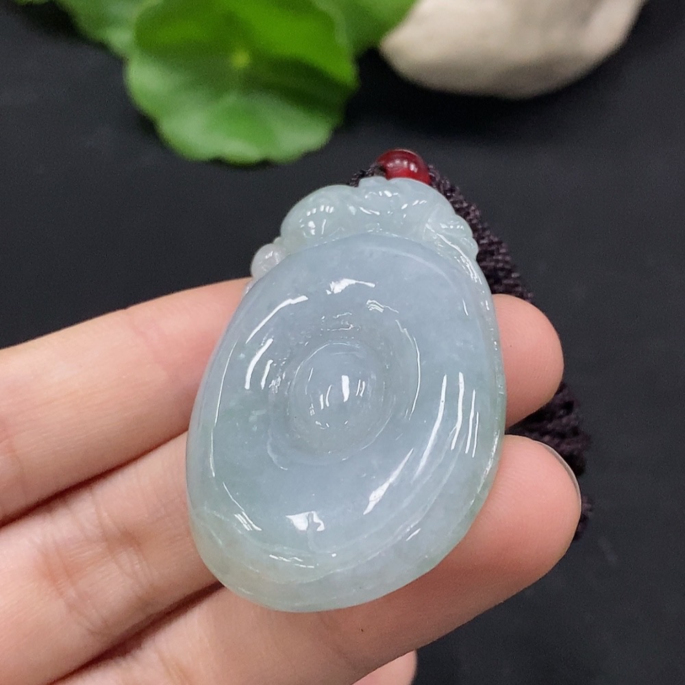 F34997211 Jadeite Fortune Shell Pendant Total Weight Approx. 22.59g