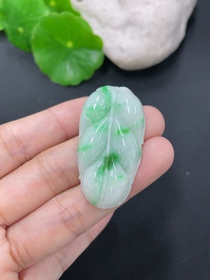 F41935196 翡翠挂件叶子 货品总约重8.74g