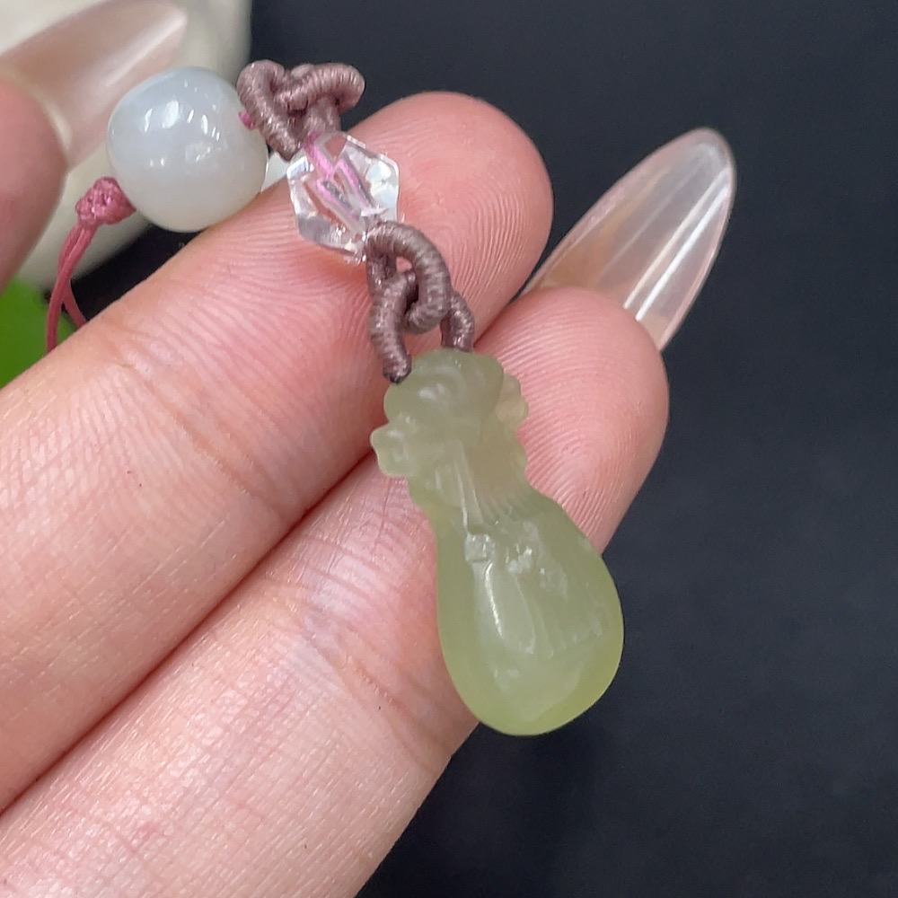 H30521265 Hetian Jade Pendant   Water Bottle   Matching Beads Not Hetian Jade   Total Weight (Including Chain) Approx. 5.3g