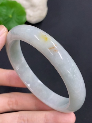 F46602046 翡翠正圈手镯 圈口61.4 货品总重约56.7克