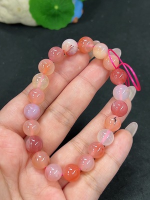 H41923220 盐源玛瑙手串 卡9.7mm左右 仅红色 货品总重约26.2g