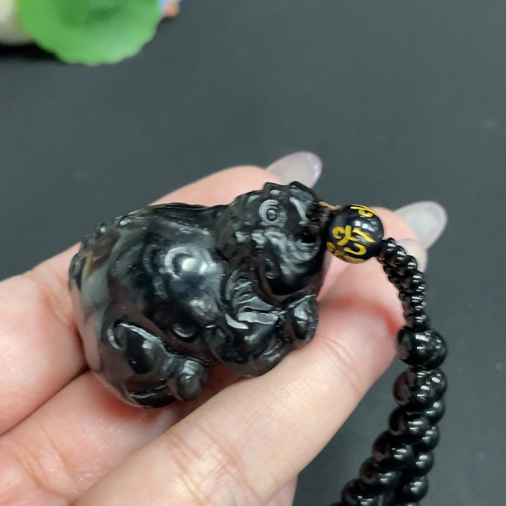 H33901983 Hetian Jade Pendant Rui Beast