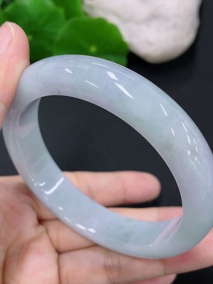 F41934044 翡翠正圈手镯 圈口57.7mm 货品总约重62.13g