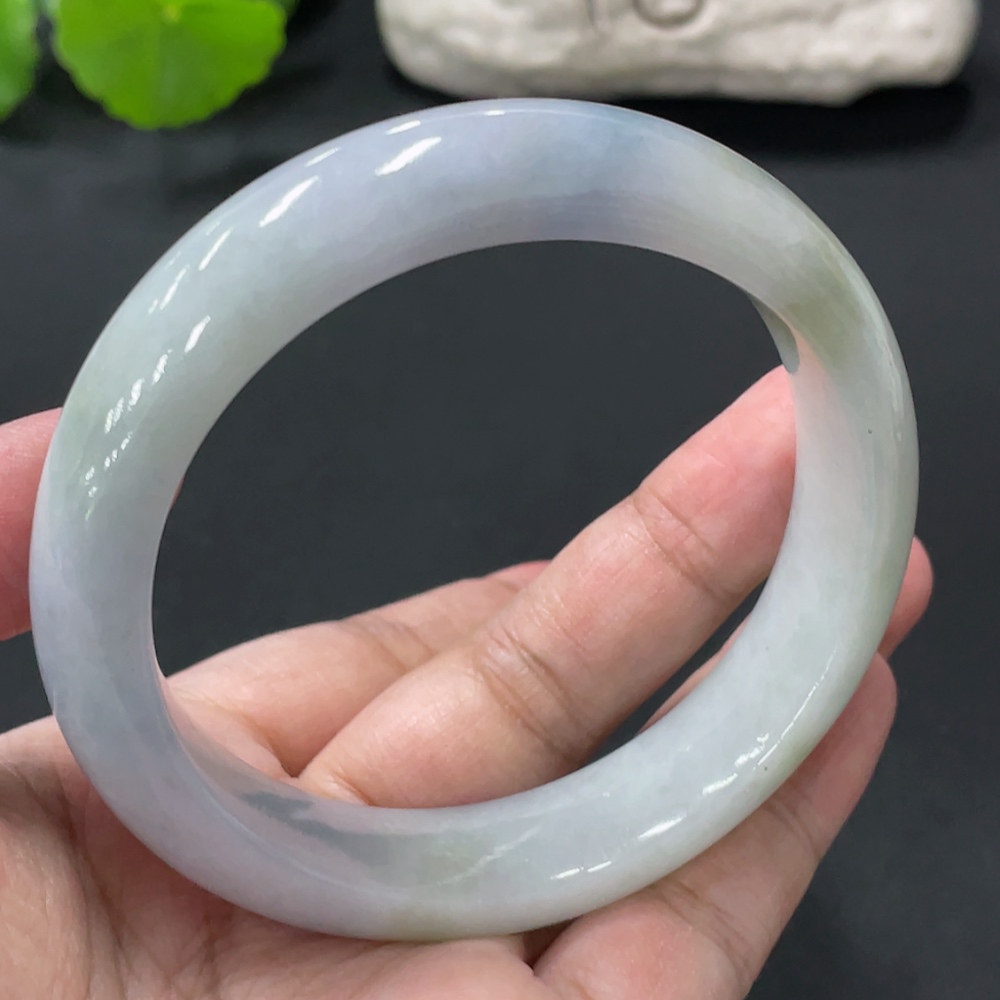 F33838255 Jadeite Round Bangle, Total Weight Approx. 73.4g, Inner Diameter 60.2