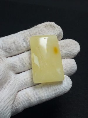 C43118068 琥珀蜜蜡挂件 货品总重约10.9g