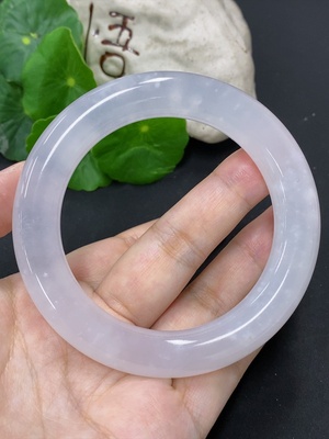 F43163076 翡翠圆条手镯 圈口58.2 货品总重约88.2克