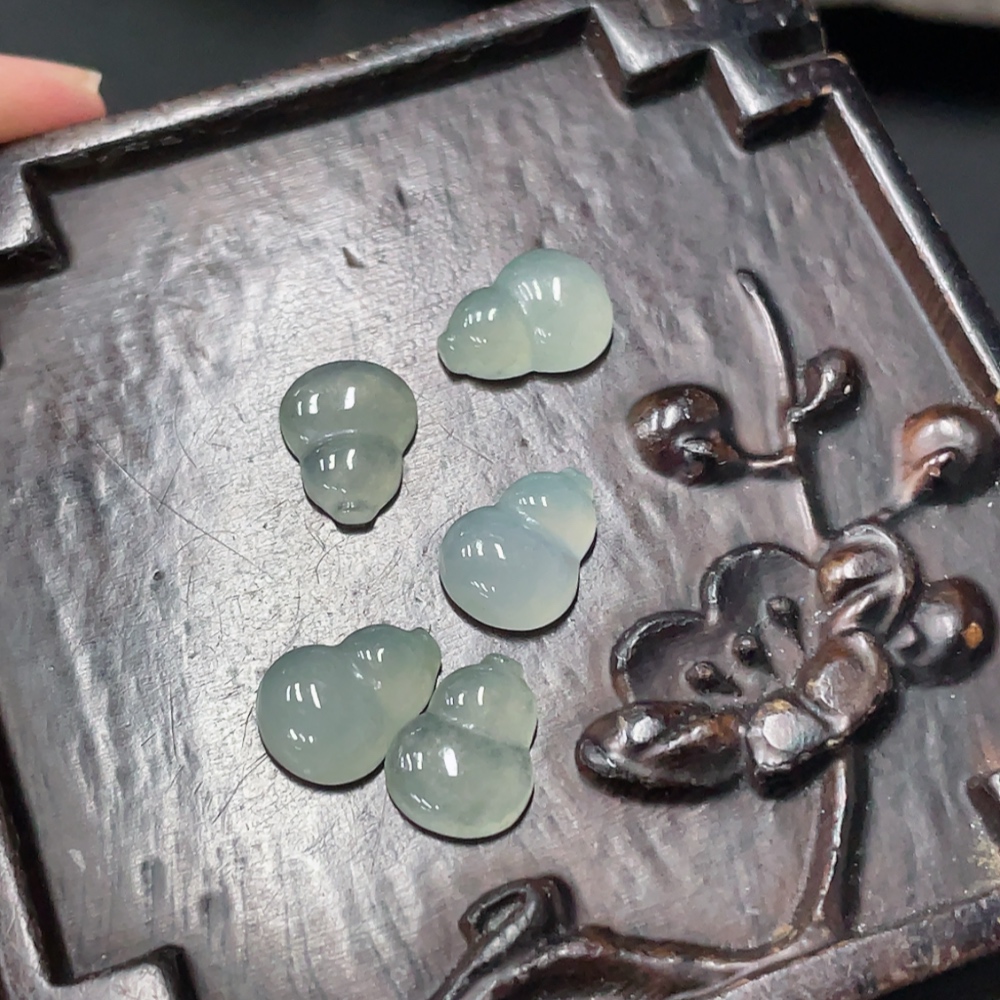 F34058128 Jadeite Gourd Inlay Piece