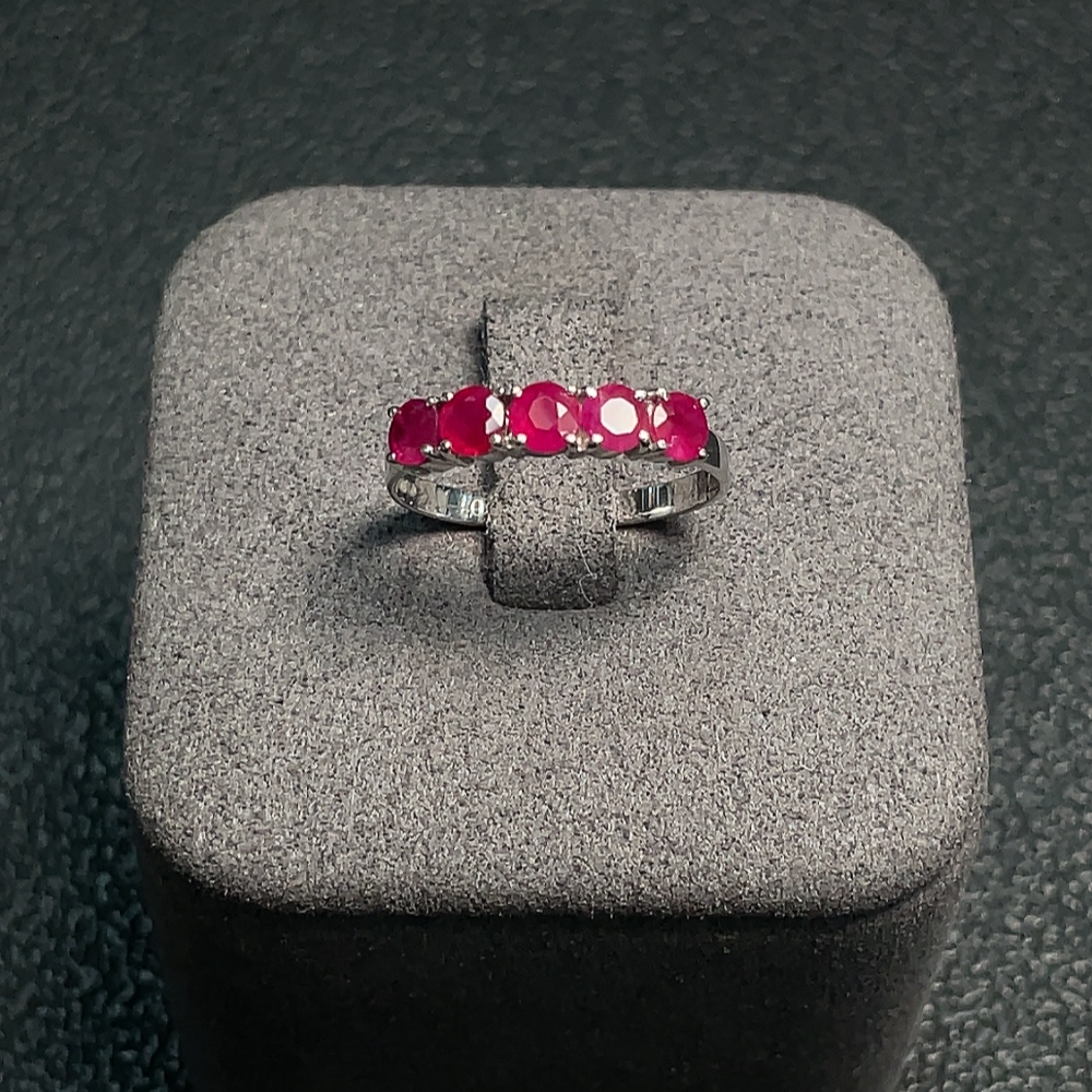 C33870879 Ruby Ring, 72% Gold Content, Total Weight Approx. 1.47g, Size 14