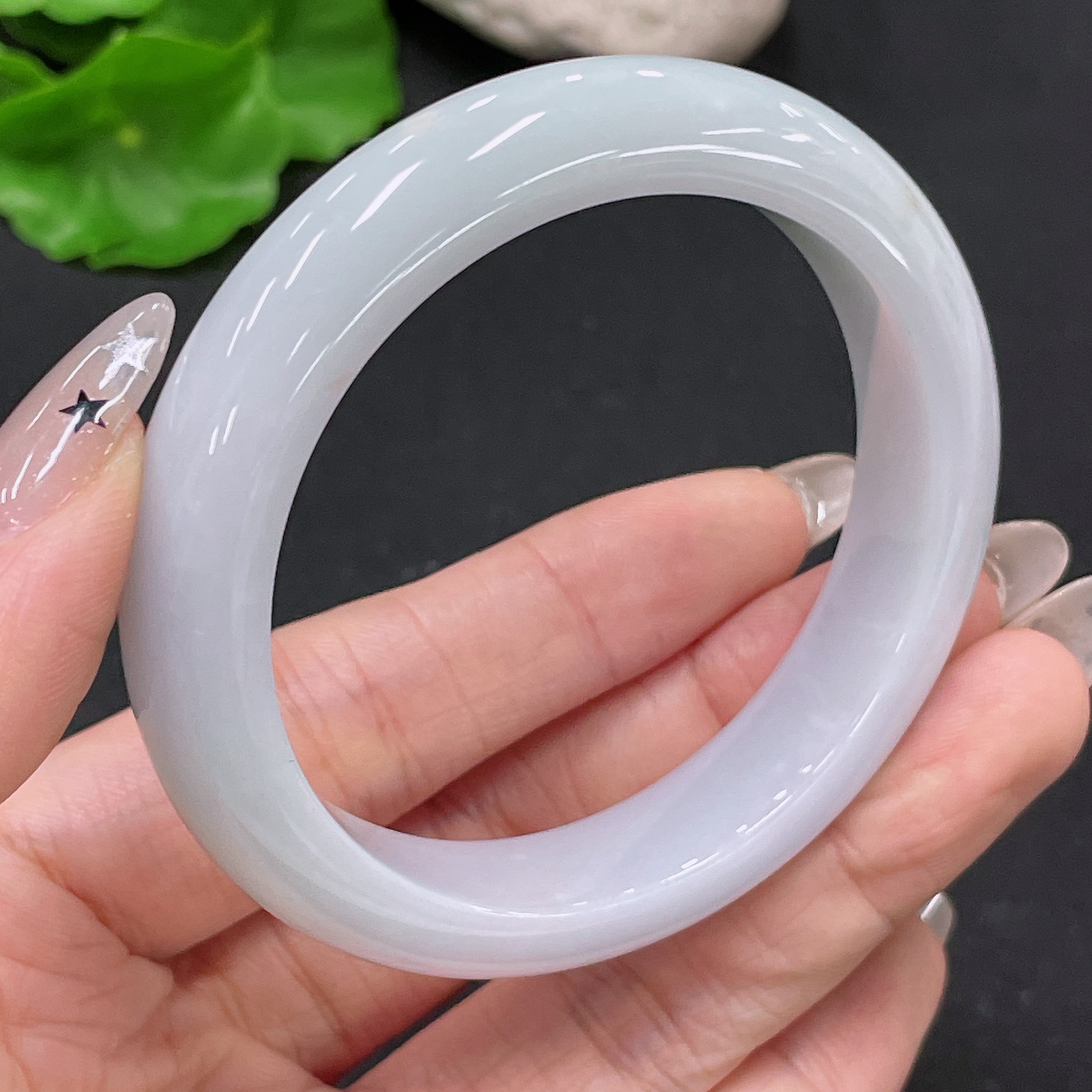 F35105515 Jadeite Round Bangle, Total Weight Approx. 50.21g, Size 53