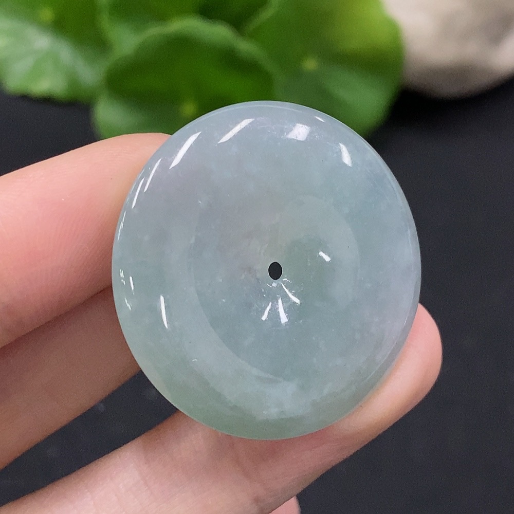 F35115560 Jadeite Peace Knot Pendant Total Weight Approx. 13.62g