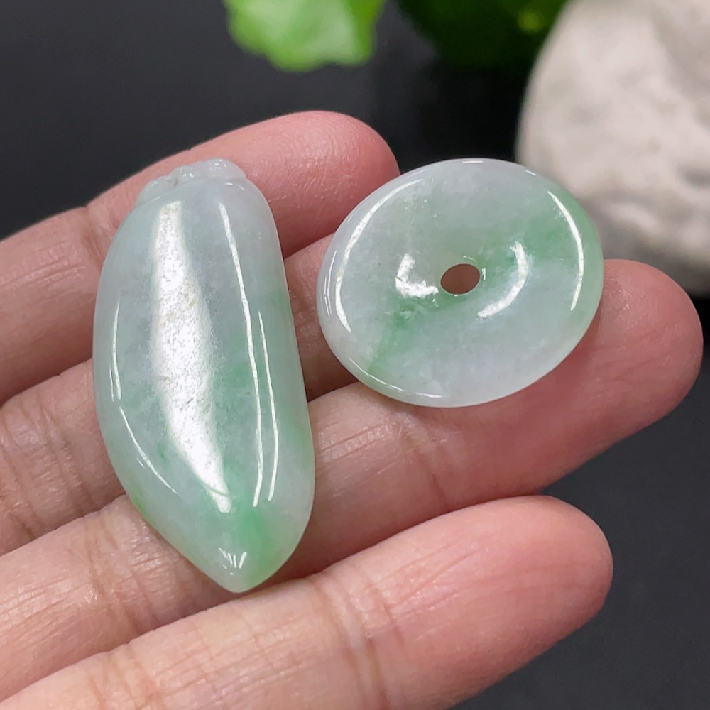F34019628 Jadeite Pendant Peace Button Blessing Melon