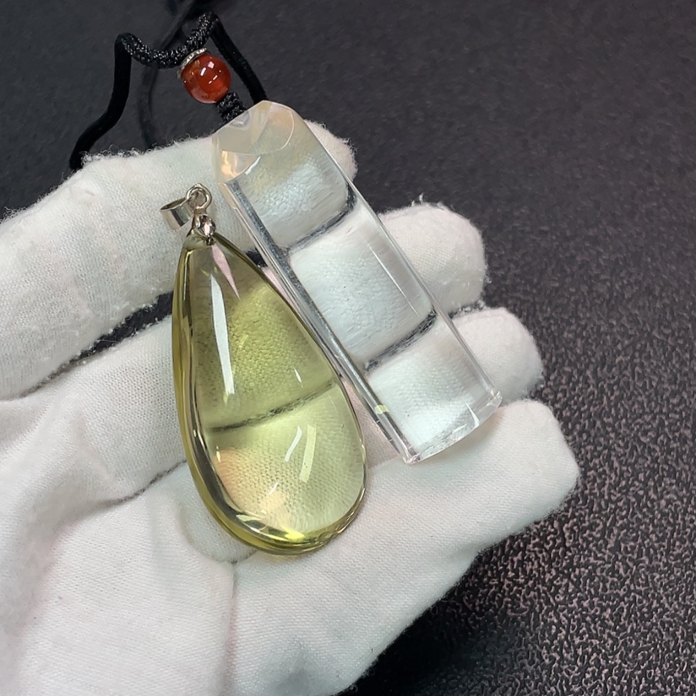 C34039782 Crystal Pendant Non-Gold Total Weight Approx. 44.19g With Cord Sell as a Lot