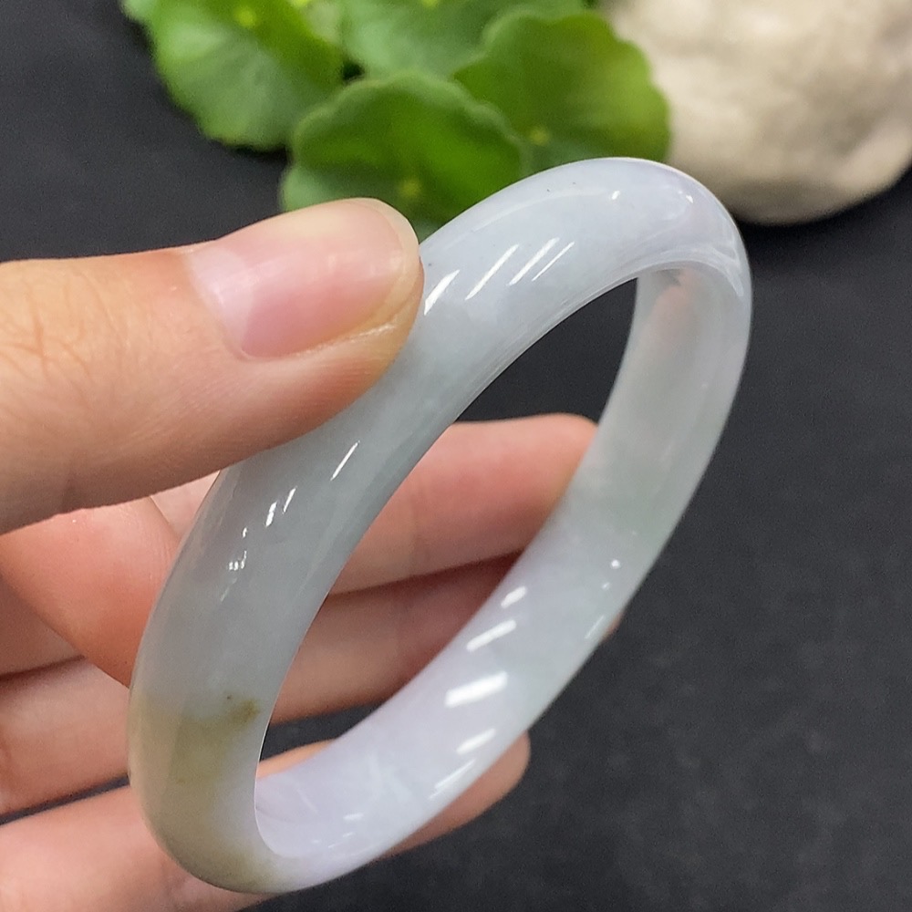 F33928290 Jadeite Round Bangle Size 59.2 Total Weight Approx. 46.55g Yellow Part Color Origin Undetermined