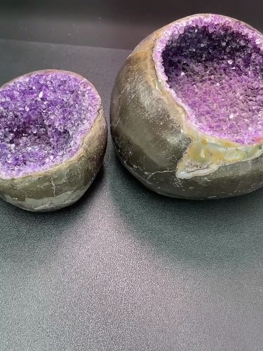 C32816438 Crystal Decoration, Base Not Natural, Total Weight Approx. 6.14kg, Sell as a Lot