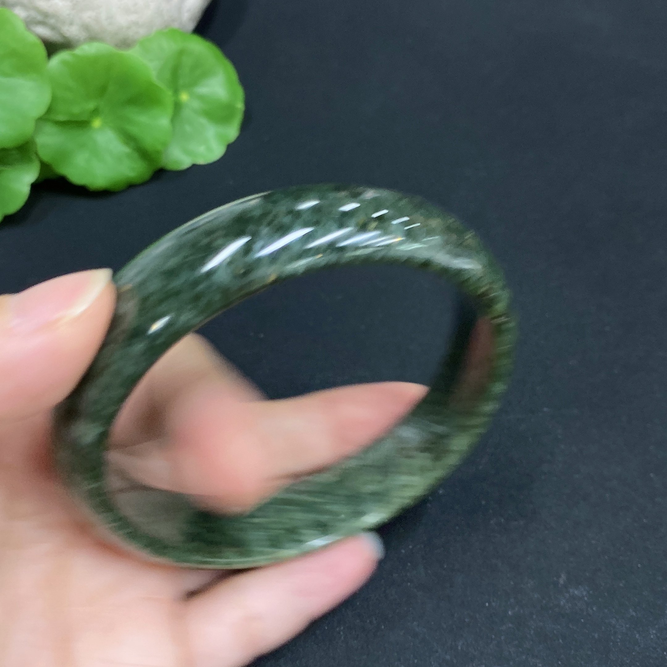 H34015089 Hetian Jade Round Bracelet Size 64.7/64.7 Total Weight Approx. 151.5g Contains Other Mineral Components