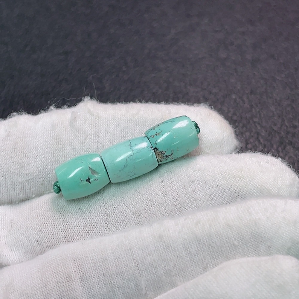 C34039370 Turquoise Jewelry with Other Mineral Components, Total Weight Approximately 4g, Size About 8mm