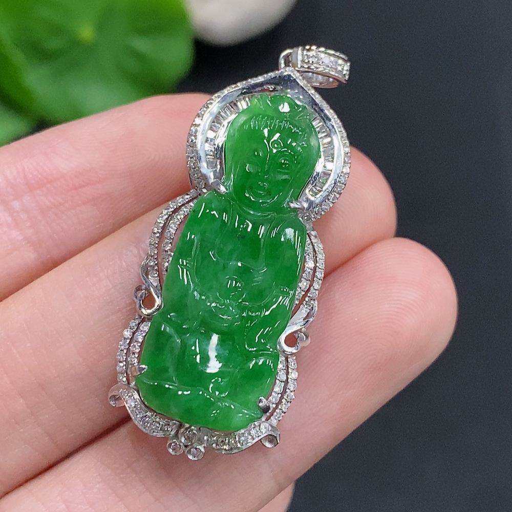 F29419232 Jadeite Guanyin Inlaid Pendant 18K Gold Total Weight Approx. 6.9g (With Diamond Accents)