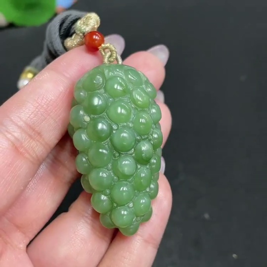 H33863021 Hetian Jade Pendant, Many Children Many Blessings