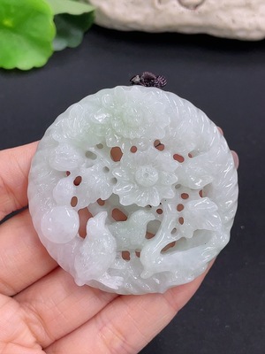 F42996637 翡翠花鸟挂件  货品总重约49.44g