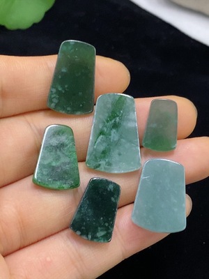 F33861699 Jadeite Pendant Sell as a Lot