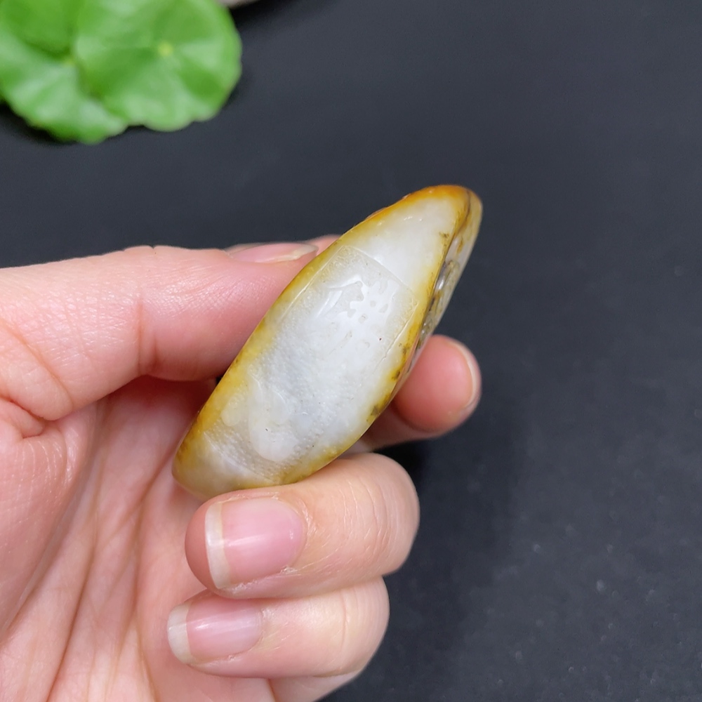 H35102518 Hetian Jade Seed Material Pendant - A Moment of Thought