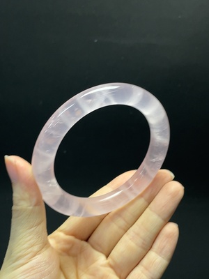 C46535830 水晶手镯 可见有机物 货品总重约44.94g 圈口56.7