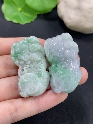 F46549602 翡翠貔貅挂件  货品总重约35.99g