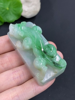 F46555374 翡翠貔貅挂件 货品总重量约80克