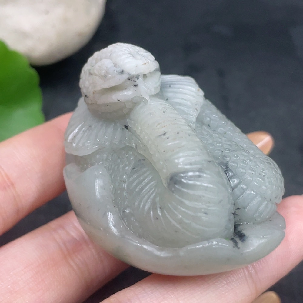 H32777278 Hetian Jade Handheld Piece - Snake - Undetermined Skin Color Origin - Contains Other Mineral Components - Total Weight Approx. 89.7g