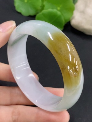 F46549411 翡翠正圈手镯 圈口57.8 货品总重约67g
