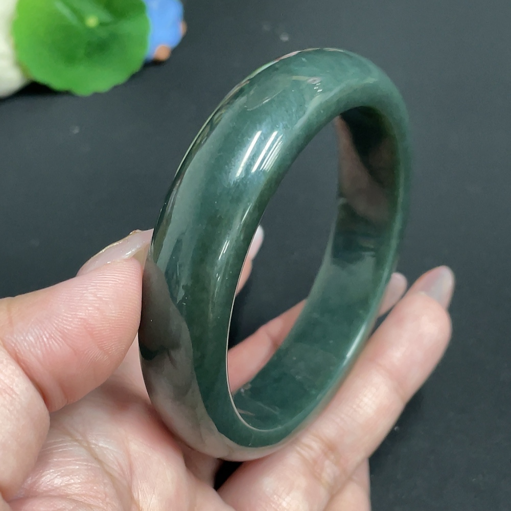 H26001798 Hetian Round Bracelet, Size 60.6, Total Weight Approx. 71.4g